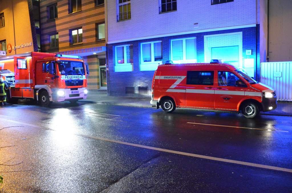 Stadtbus fing Feuer Koeln Muelheim Frankfurterstr Wiener Platz P042.JPG